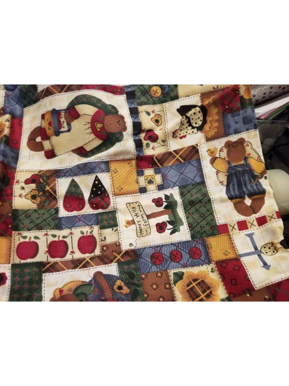 Material Cotton Cream Fabric Chicken Bears Hearts Apples Country Home Leslie Bec